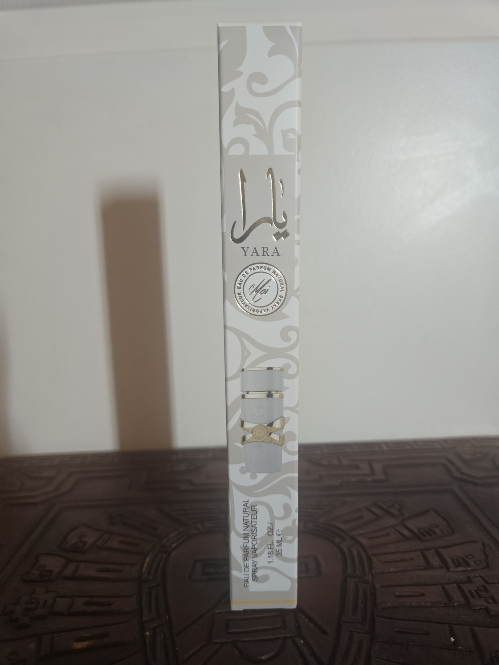 Yara "Moi" White & Gold Perfume Spray - Picture 2 of 4